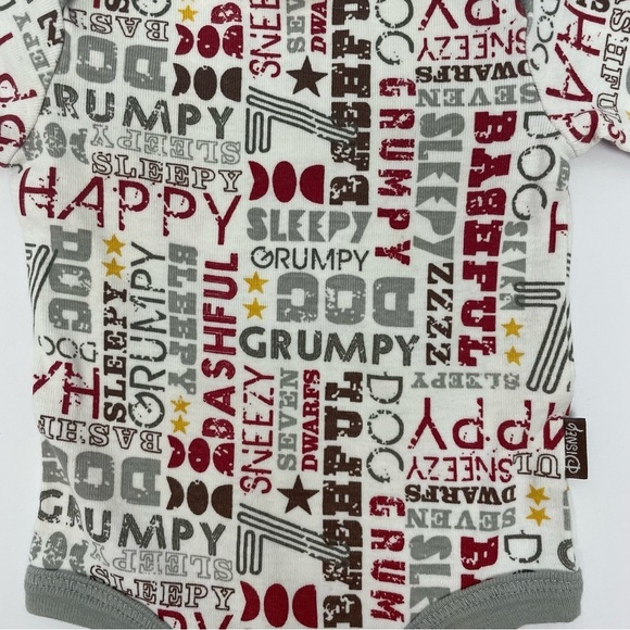 Disney Onesie Dwarf Names Snow White & the Seven Dwarfs Infant/Baby Size 0-3 mo. - Picture 5 of 7